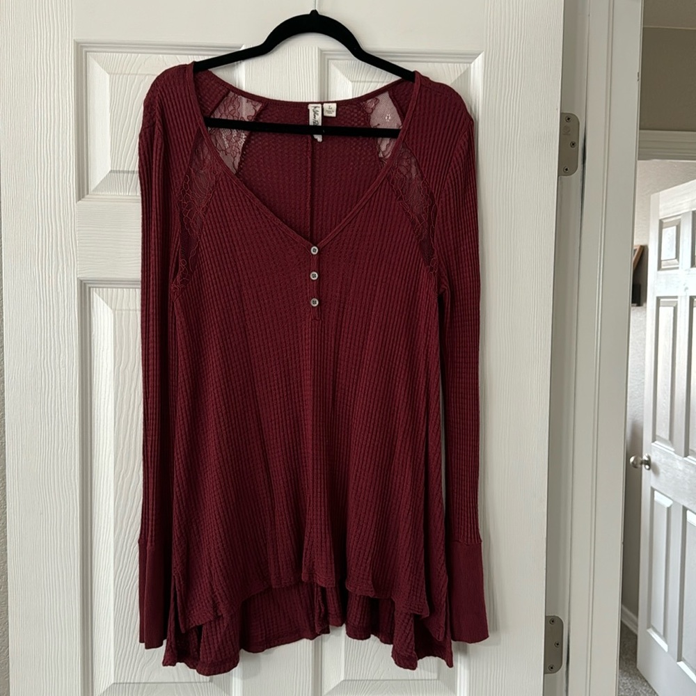 Tunic Flowy Waffle Blouse w/Lace Detail